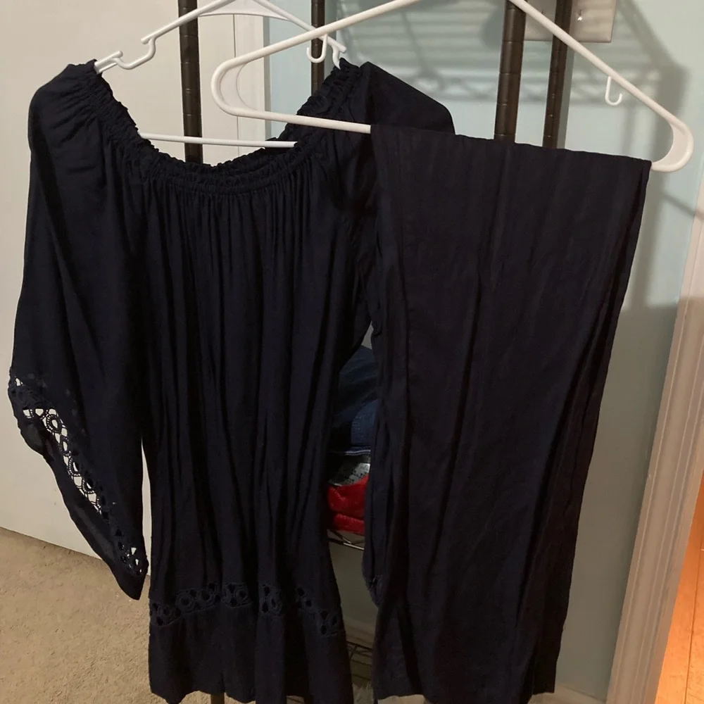 Size small - Picture 3 of 4